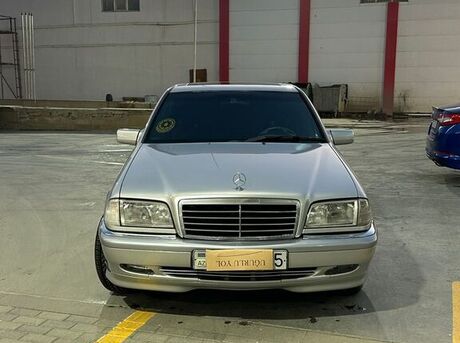 Mercedes C 180