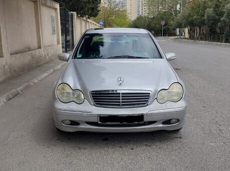 Mercedes C 240