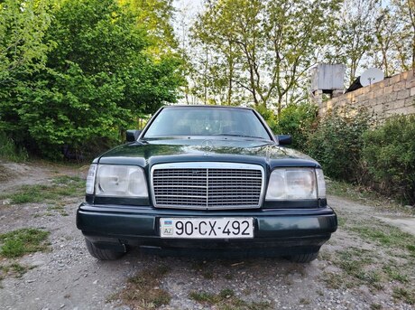 Mercedes E 200
