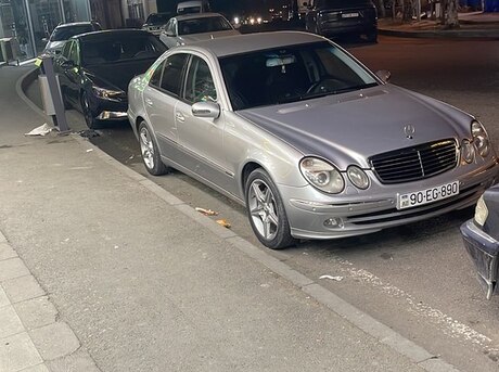 Mercedes E 240