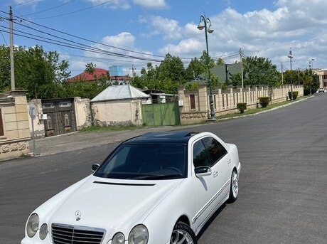 Mercedes E 320