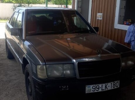 Mercedes 190