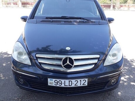 Mercedes B 200