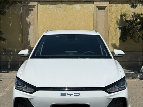 BYD e2