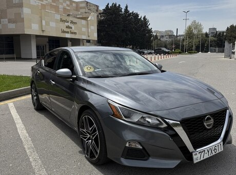 Nissan Altima