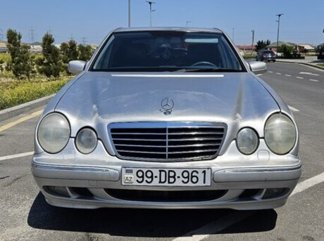 Mercedes E 240