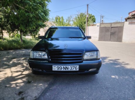 Mercedes C 240