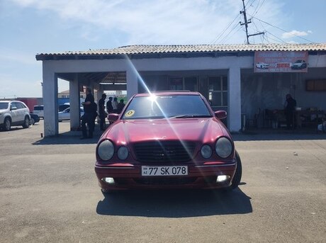Mercedes E 220