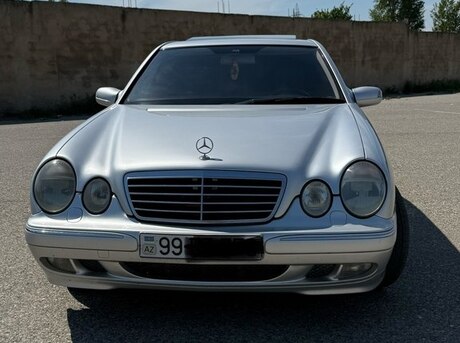 Mercedes E 240