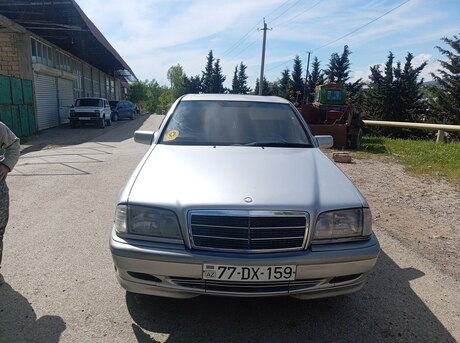 Mercedes C 180