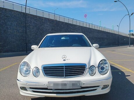 Mercedes E 240