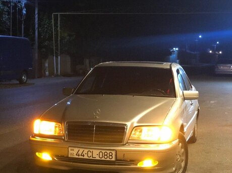 Mercedes C 240