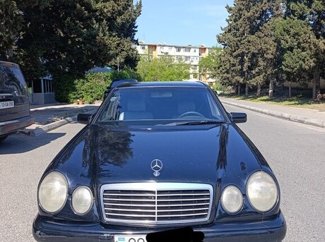 Mercedes E 220