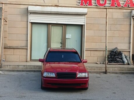 Mercedes C 180