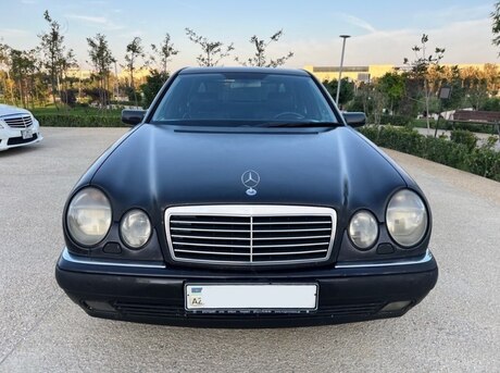 Mercedes E 300