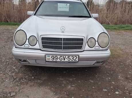Mercedes E 200