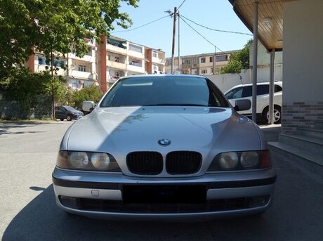 BMW 528