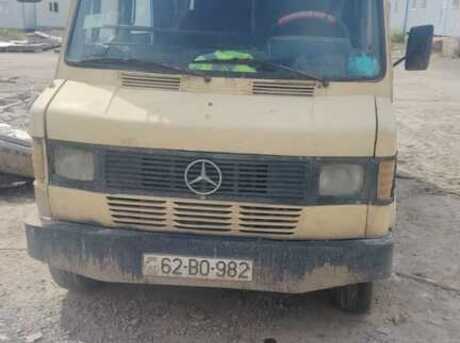 Mercedes 208 D