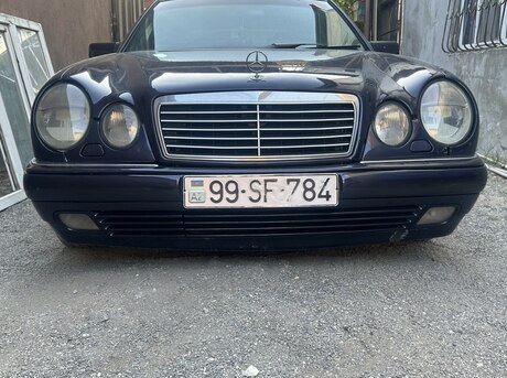 Mercedes E 200