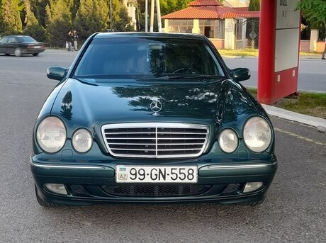 Mercedes E 240