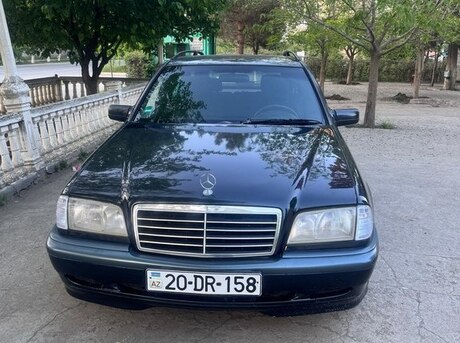 Mercedes C 200