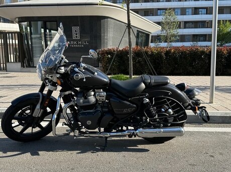Royal Enfield Super Meteor 650