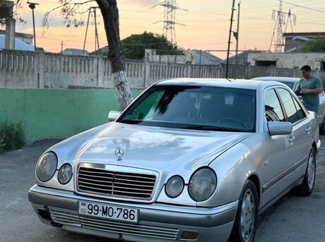 Mercedes E 280
