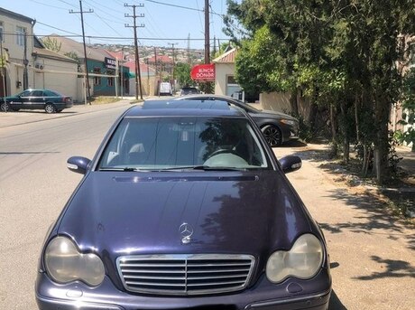 Mercedes C 200