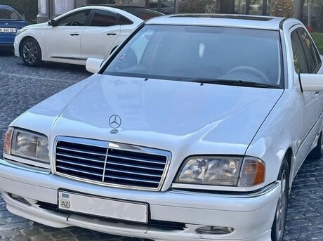 Mercedes C 200