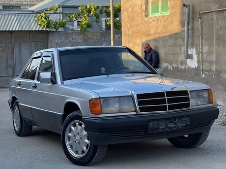 Mercedes 190