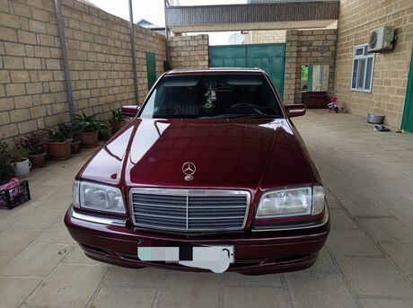 Mercedes C 240