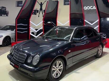 Mercedes E 200
