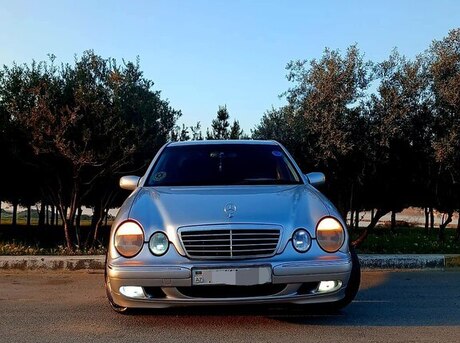 Mercedes E 270
