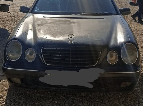 Mercedes E 320