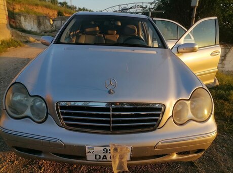 Mercedes C 230