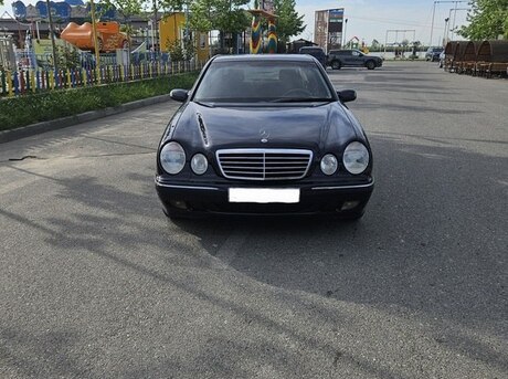 Mercedes E 220
