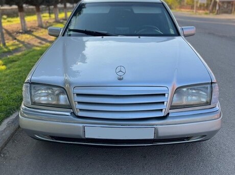 Mercedes C 180