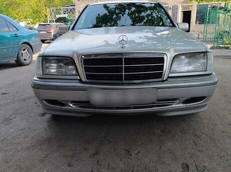 Mercedes C 200