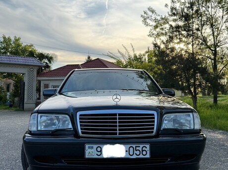 Mercedes C 240