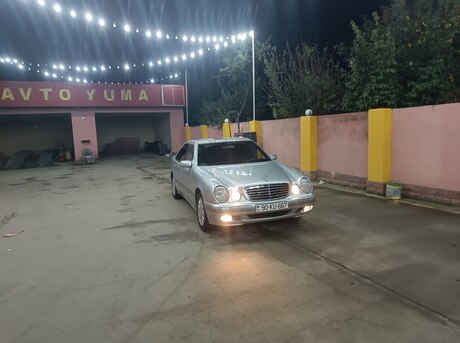 Mercedes E 280
