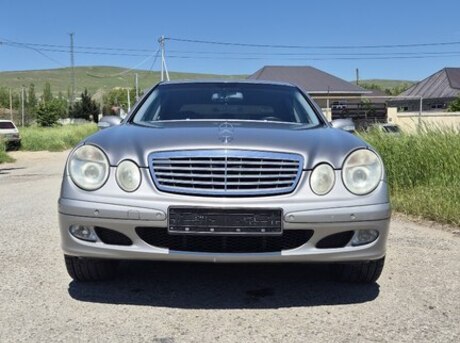Mercedes E 220