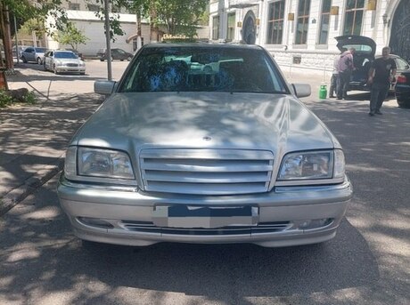 Mercedes C 180