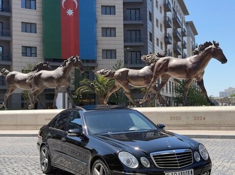 Mercedes E 240