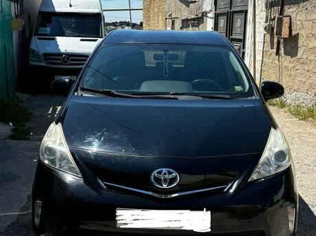 Toyota Prius V