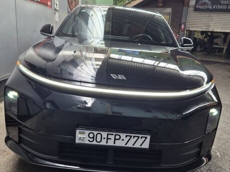 Li Auto L6