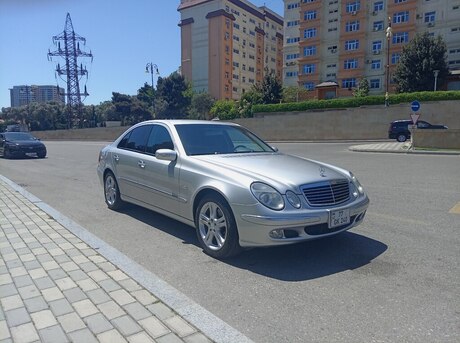 Mercedes E 240