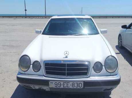Mercedes E 220