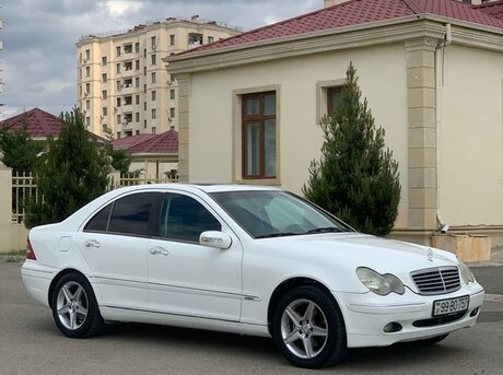 Mercedes C 240
