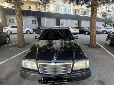 Mercedes C 200