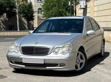 Mercedes C 200